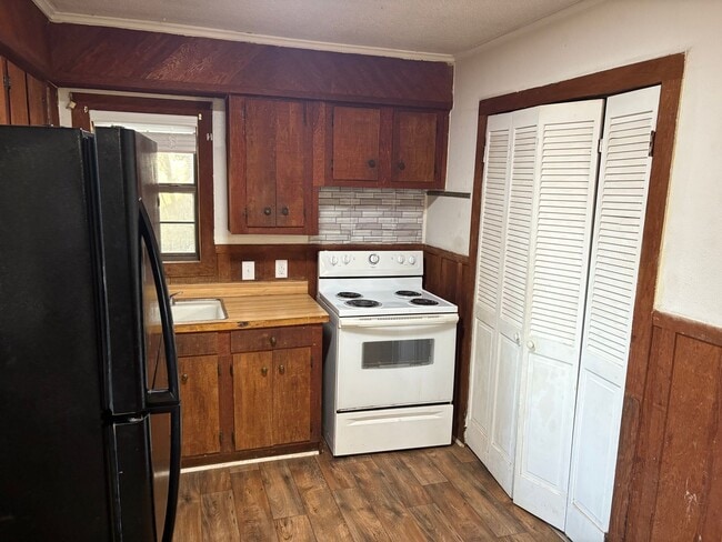 property at 12547 Chapman Rd