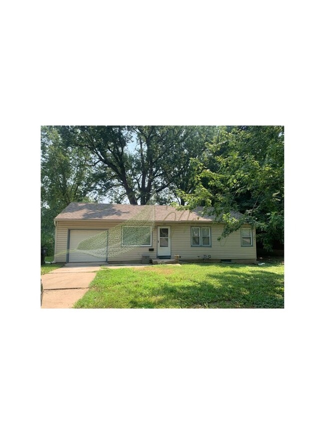 property at 125 N Peck Dr