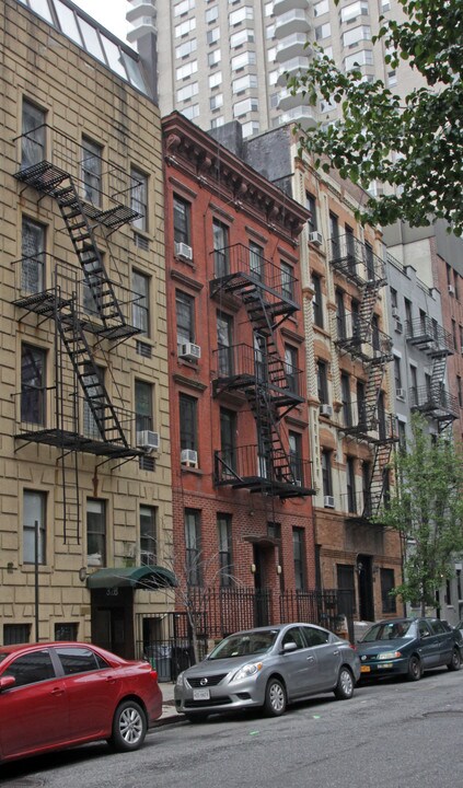 326 E 74th St in New York, NY - Foto de edificio