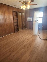 1307 N Mary St in Comanche, TX - Building Photo - Building Photo