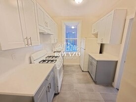 691 Elizabeth Ave in Newark, NJ - Building Photo