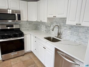 9 Watch Hill Cir in Cromwell, CT - Building Photo - Building Photo