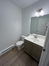 156 Grove Ave in Groton, CT - Building Photo - Building Photo