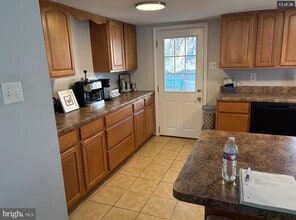 341 Emmett St in Phoenixville, PA - Building Photo - Building Photo