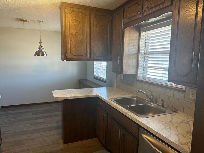 property at 1352 Meadow Ln