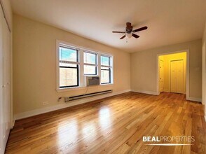 3722 N Pine Grove Ave in Chicago, IL - Building Photo - Building Photo