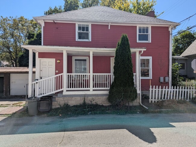 property at 131 1/2-131-132 E Pleasant St