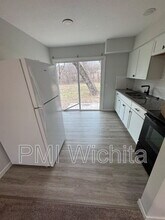 422 W Mahoney Dr in Derby, KS - Building Photo - Building Photo