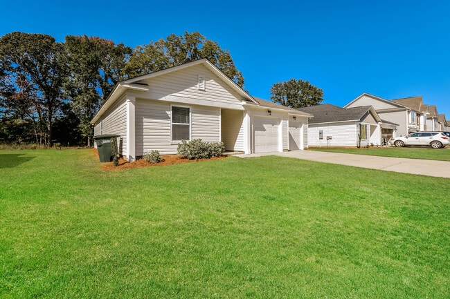 2055 Barnhart Dr in Sumter, SC - Foto de edificio - Building Photo
