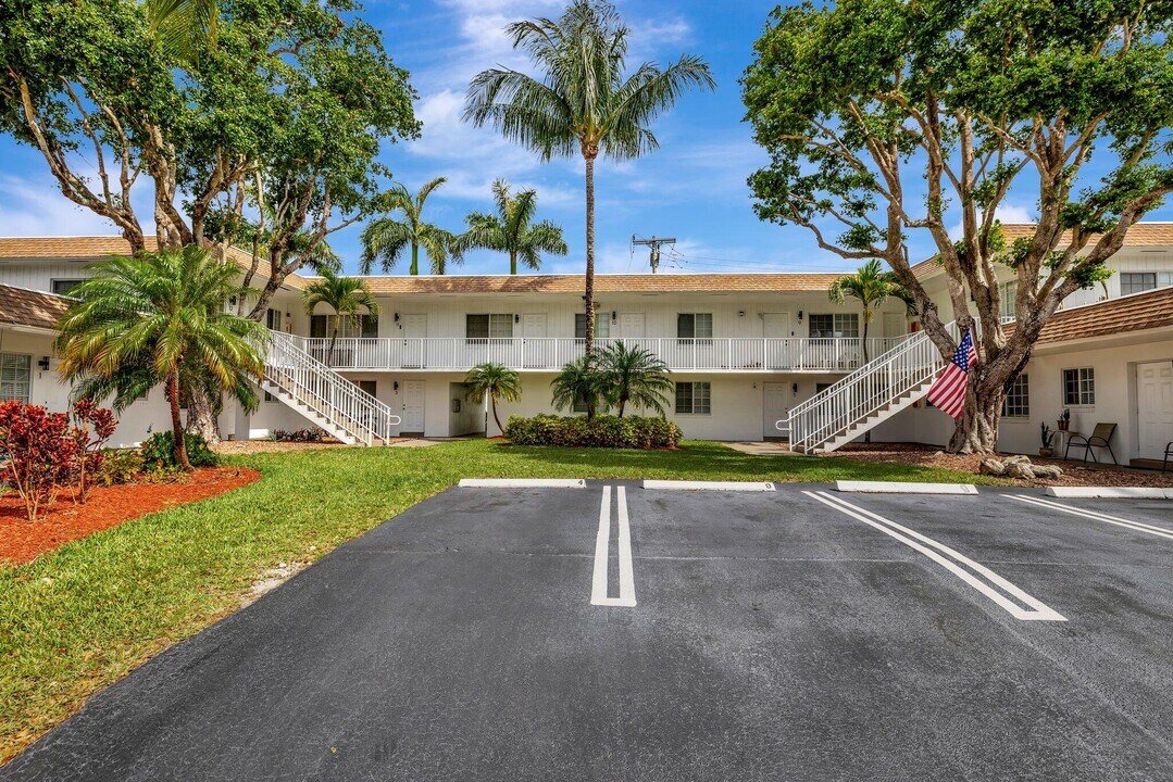 1651 NE 33rd St in Pompano Beach, FL - Building Photo