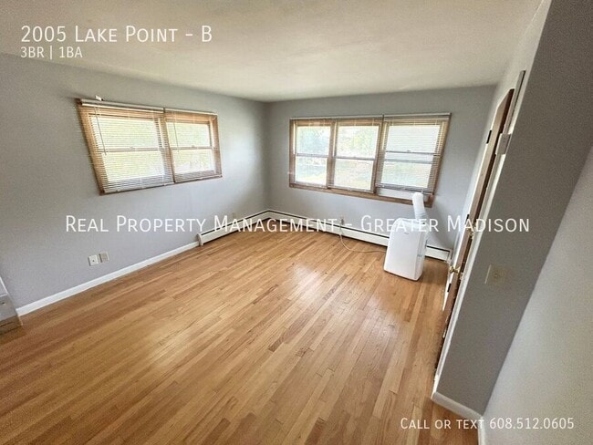 2005 Lake Point Dr in Madison, WI - Building Photo - Building Photo