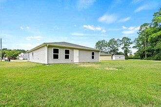 1051 Twin Ct in Lake City, SC - Building Photo - Building Photo