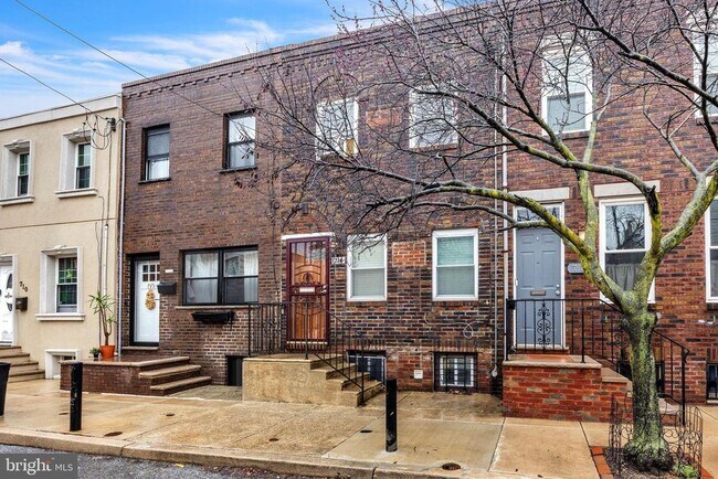 714 Mountain St in Philadelphia, PA - Building Photo - Building Photo