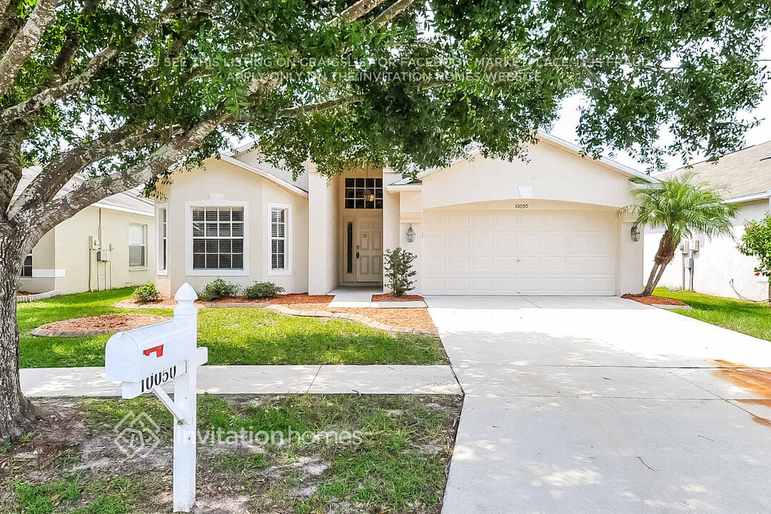 10050 Creek Bluff Dr in Riverview, FL - Building Photo
