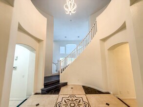 10246 Valaspen St in Las Vegas, NV - Building Photo - Building Photo