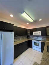 10819 NW 51st Ln in Doral, FL - Building Photo - Building Photo
