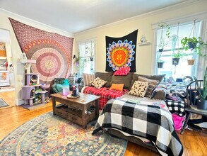 6 Pama Gdns in Boston, MA - Building Photo - Building Photo
