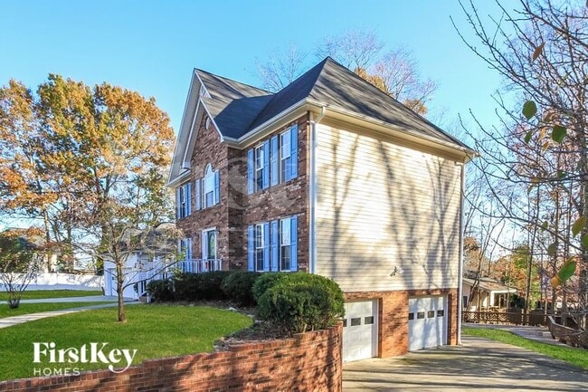 7755 Abington Dr in Kernersville, NC - Building Photo - Building Photo