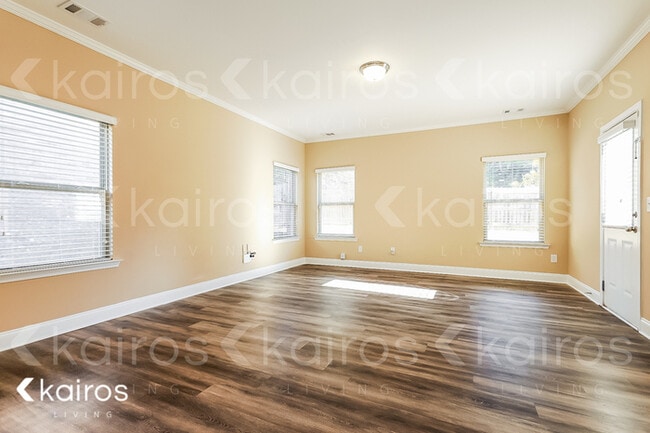 2383 Folsom St in Snellville, GA - Foto de edificio - Building Photo