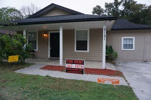 5151 118th St in Jacksonville, FL - Building Photo