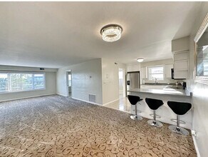 552 E Northwest Hwy in Palatine, IL - Building Photo - Building Photo
