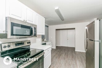 1656 Parakeet Ct in Melbourne, FL - Foto de edificio - Building Photo