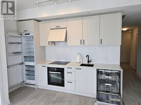 1 Quarrington Lane in North York, ON - Building Photo