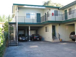 131 Cerrito Ave in Redwood City, CA - Building Photo - Building Photo