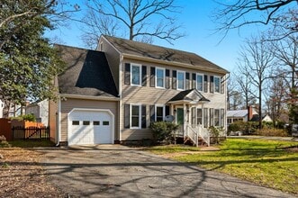 11400 Briarcrest Dr in Richmond, VA - Building Photo - Building Photo