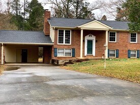 4670 Lindsey Dr SW in Powder Springs, GA - Building Photo