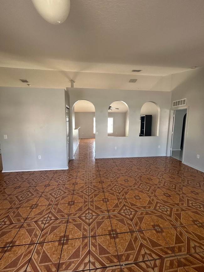 6031 Sunset Vista Dr in Lakeland, FL - Building Photo - Building Photo