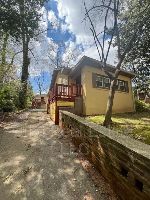 1366 Clermont Ave in East Point, GA - Building Photo - Building Photo