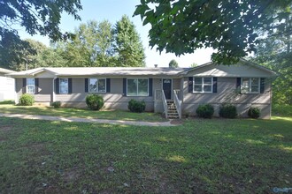 981 McKee Rd in Toney, AL - Building Photo - Building Photo