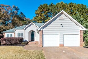 250 Ashley Oaks Dr in Mcdonough, GA - Building Photo