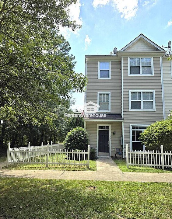 8631 Neuse Club Ln in Raleigh, NC - Building Photo