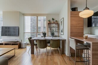 1300 Boul. René-Lévesque Ouest in Montréal, QC - Building Photo - Building Photo