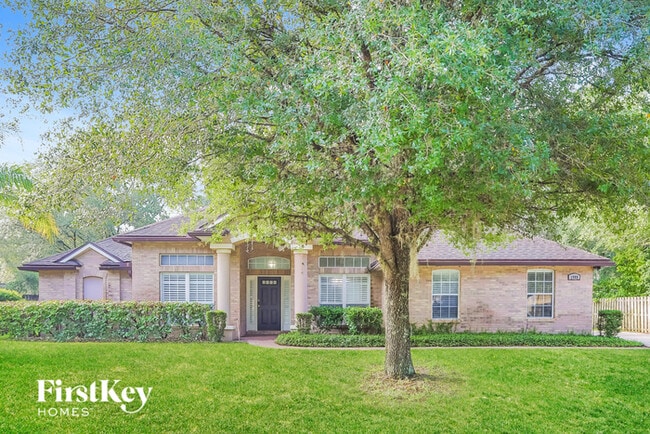 1909 Holly Oak Dr