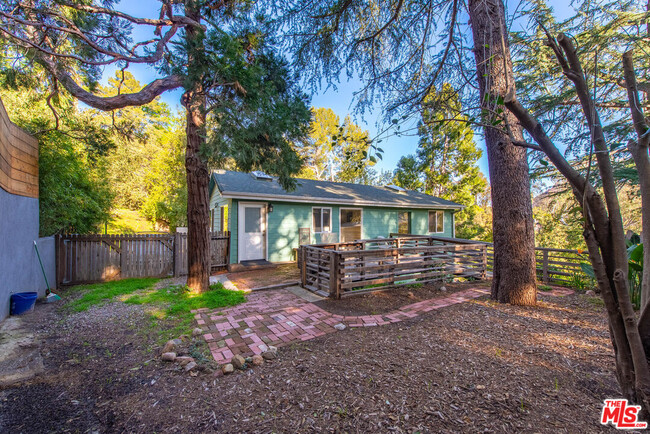 19876 Observation Dr in Topanga, CA - Building Photo - Building Photo