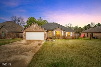 149 Lola Cir in Benton, LA - Foto de edificio - Building Photo