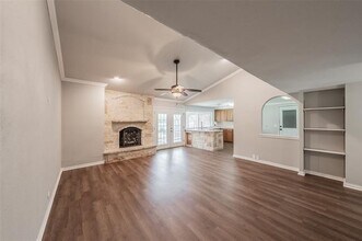2890 Elsinor Dr in Fort Worth, TX - Foto de edificio - Building Photo