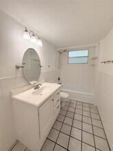 104 Royal Park Dr, Unit 3e in Oakland Park, FL - Building Photo - Building Photo