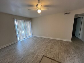 2885 Winkler Ave in Ft. Myers, FL - Building Photo - Building Photo