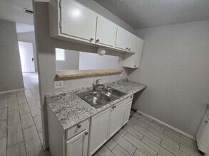 5400 Linda Ln in Baytown, TX - Building Photo - Building Photo