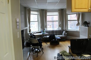 879 Beacon St in Boston, MA - Building Photo - Building Photo