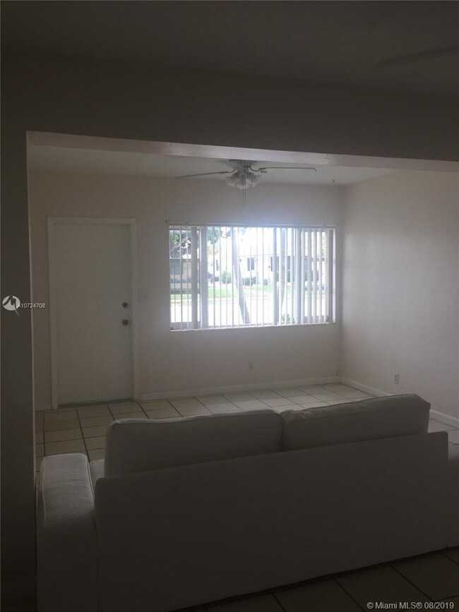 1718 Thomas St-Unit -1 in Hollywood, FL - Building Photo - Building Photo