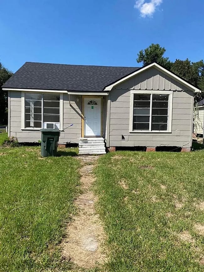 property at 1190 Campus St