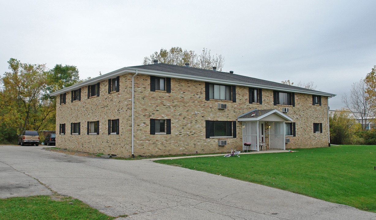 3321 Packer Dr in Racine, WI - Foto de edificio