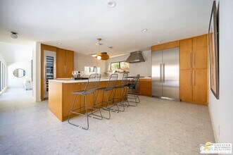 233 W El Camino Way in Palm Springs, CA - Building Photo - Building Photo