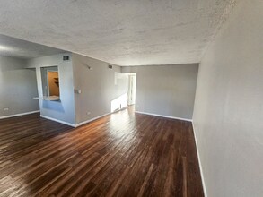 7411 Astor Ave in Hanover Park, IL - Building Photo - Building Photo