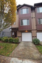 181 Northeast 78th Avenue in Hillsboro, OR - Building Photo